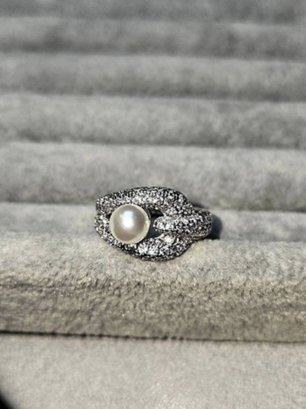New Size 5 Ceramic Pearl Artful Details Rhodium Plating Bomb Party Ring RG82225